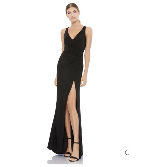 Ieena For Mac Duggal Dresses & Skirts - Ieena for Mac Duggal 4 Black Chiffon V-Neck Sleeveless Wrap Slit Zip Maxi Gown